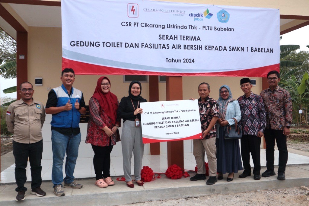 Program pembangunan Fasum lalu dilakukan Serah Terima Gedung Toilet dan 1 Fasilitas Air Bersih di SMKN 1 Babelan